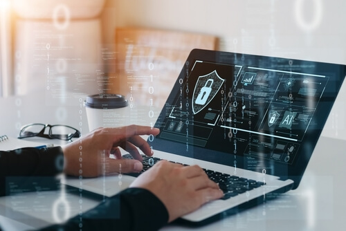 Vad är PrivateCyberSecure och varför ska du skydda dig på nätet?